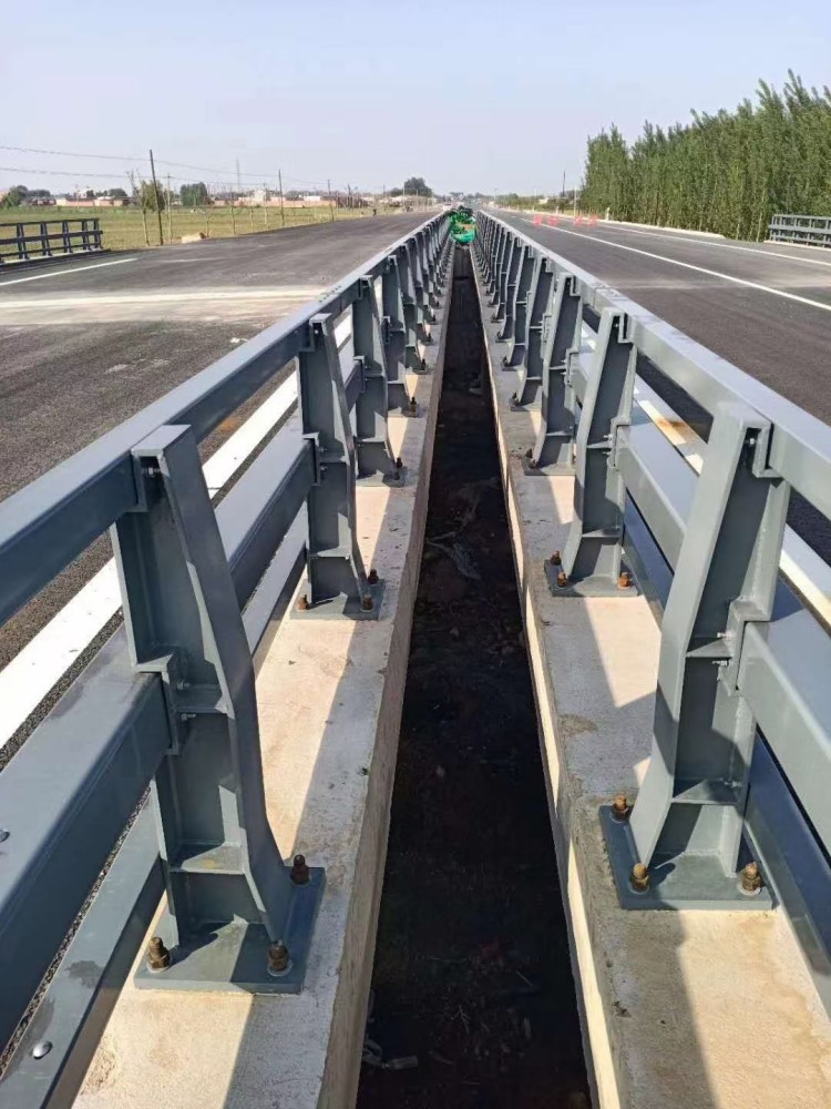 橋梁中央防撞欄桿 橋梁中央防撞欄桿